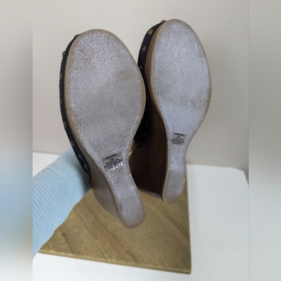 Steve Madden Suede Shearling Clogs Size 7.5 Black Leather Studded Wedge Platform - Picture 11 of 12